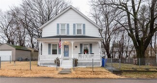 35 River Ave, West Warwick, RI 02893
