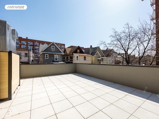 379 Ocean Pkwy Unit 2C, Brooklyn, NY 11218