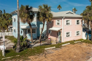134 86th Ave, Treasure Island, FL 33706