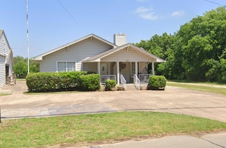 407 W Main St, Whitesboro, TX 76273