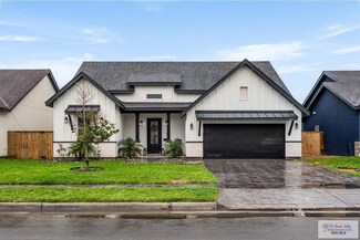 425 Valle Alto Dr, Los Fresnos, TX 78566