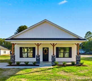 109 W Pine St, Salemburg, NC 28385