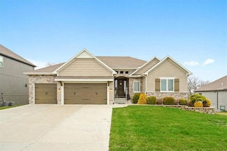 1420 Woodland Rd, Greenwood, MO 64034
