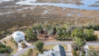 907 E Riverview Dr, St. Marys, GA 31558