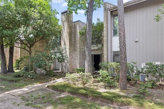 2127 Lake Village Dr, Kingwood, TX 77339
