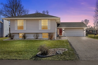 319 Boyson Rd NE, Cedar Rapids, IA 52402