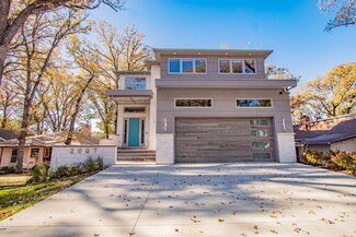 2007 Holiday Way, Okoboji, IA 51355