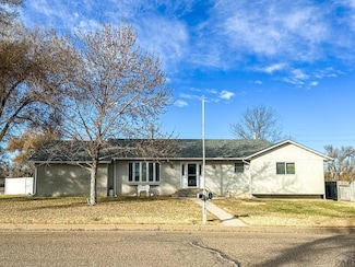 910 S 10th St, Lamar, CO 81052