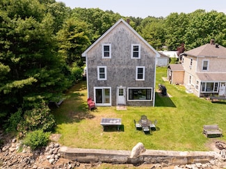 63 Oakdale Ave, Marion, MA 02738