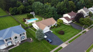 4112 Colony Dr, Hatboro, PA 19040