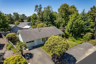 5415 Palisades Dr, Lincoln City, OR 97367