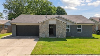 1703 N Elm St, Owasso, OK 74055