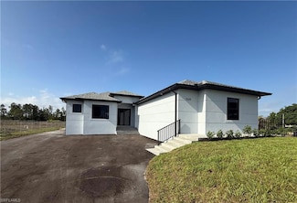 2520 43rd Ave NE, Naples, FL 34120
