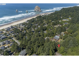 415 Chilkoot Trail, Cannon Beach, OR 97103