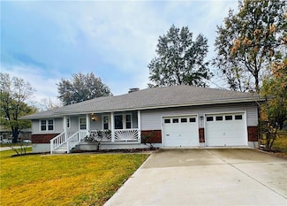 522 N Park Dr, Belton, MO 64012