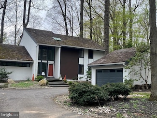 208 Pheasant Run Dr, Paoli, PA 19301