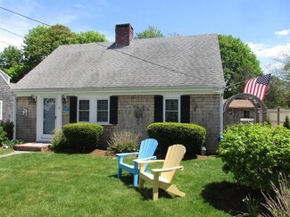 9 South St, Harwich Port, MA 02646