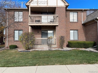 15803 Balfour Dr, Macomb, MI 48044