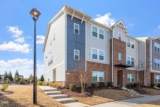 1018 Salt Glaze Ln, Cary, NC 27519
