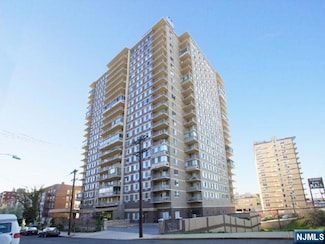 2150 Center Ave Unit 7F, Fort Lee, NJ 07024