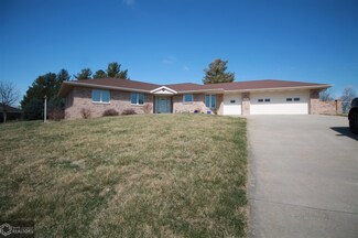 707 Country Club Dr, Clarinda, IA 51632