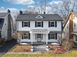 1686 Lee Rd, Cleveland, OH 44118