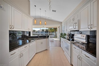 7774 Gardner Dr Unit 202, Naples, FL 34109