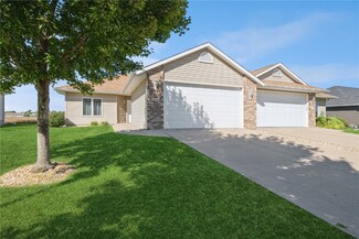 718 Dorchester Place NE, Cedar Rapids, IA 52402