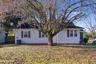 105 N 25th St, Wilmington, NC 28405