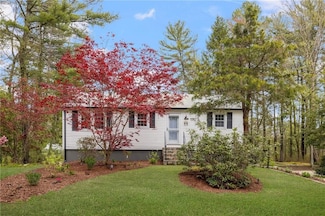 11 Laurel Dr, Chepachet, RI 02814