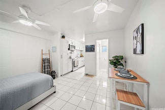 909 University Ave Unit 210, Honolulu, HI 96826