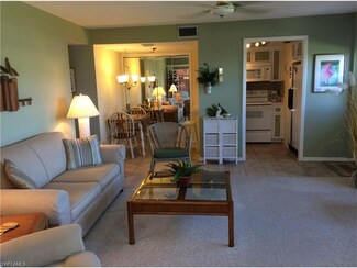 330 Kon Tiki Dr Unit E3, Naples, FL 34113
