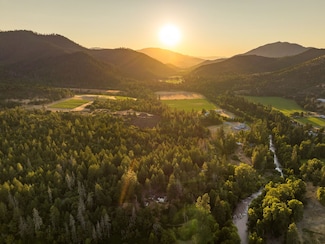 11677 Highway 238, Jacksonville, OR 97530