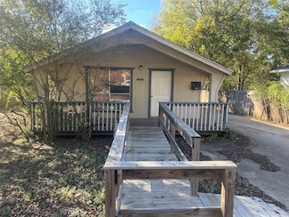 844 1st St SW, Paris, TX 75460