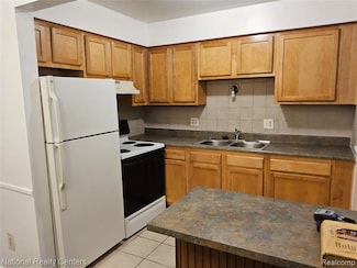 29144 Lund Ave, Warren, MI 48093