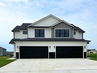 2816 Kestrel St, Norwalk, IA 50211