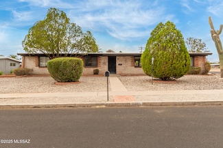 5261 E Rosewood St, Tucson, AZ 85711