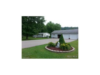 780 Hannaman Ln, Elizabeth, WV 26143