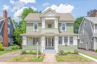 27 Thornton St, Hamden, CT 06517