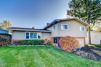 571 Hitchcock Ave, Lisle, IL 60532