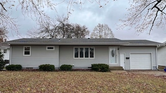 252 S Maple Ave, New Hampton, IA 50659