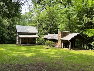 525 Rock Elm Ln, Vanceburg, KY 41179