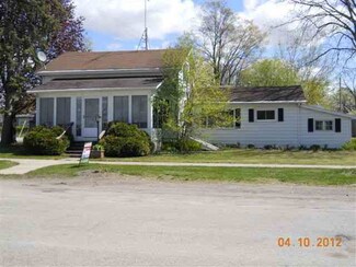 313 Third St, Howe, IN 46746
