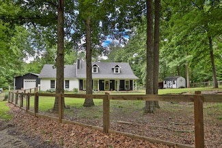 199 Broaderick Ln, Cottontown, TN 37048