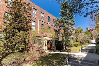 321 Tappan St Unit 1, Brookline, MA 02445