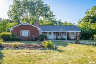209 Burning Tree Dr, Pekin, IL 61554
