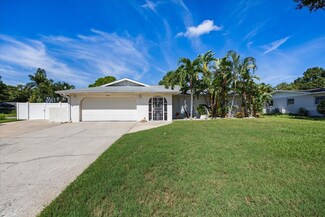2008 39th St W, Bradenton, FL 34205