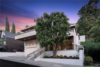 9836 Yoakum Dr, Beverly Hills, CA 90210