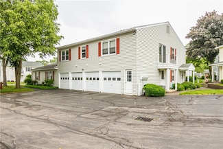 8 Heron Way S, Fairport, NY 14450