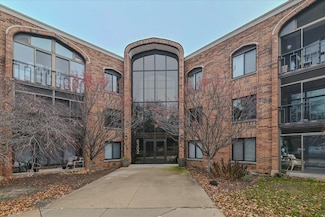 6302 Mineral Point Rd Unit 321, Madison, WI 53705